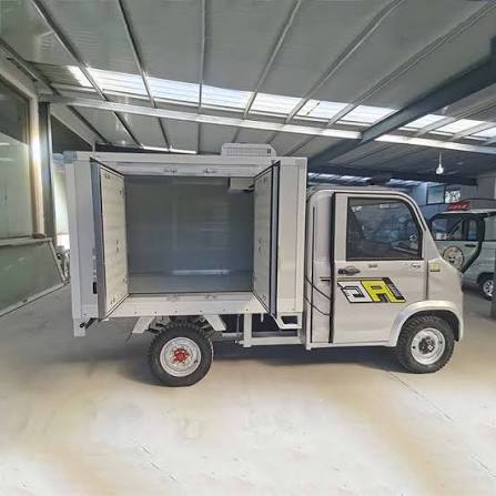 Commercial courier delivery van & 1 ton pickup micro depot parking slot