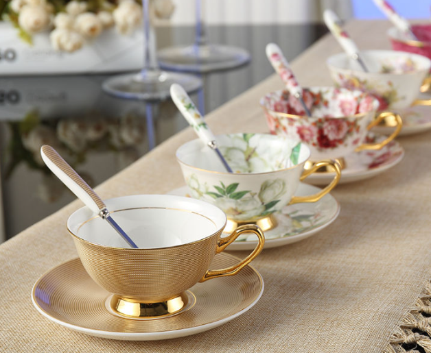Exquisite Earthen Teacups