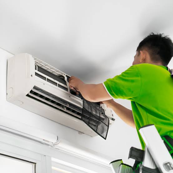 Commercial Split AC Master Servicing & Gas Charging