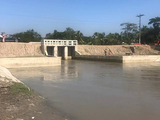 Low-Land Polder Earth Embankment & Leveling Works