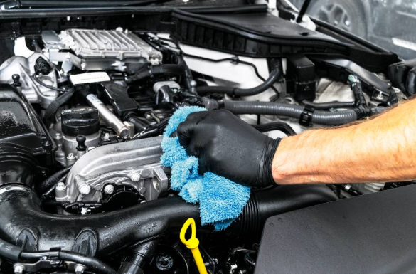 Expert Engine Bay Degreasing & Wash