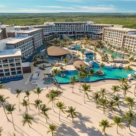 Comprehensive Luxury 5-Star Resort Reservation
